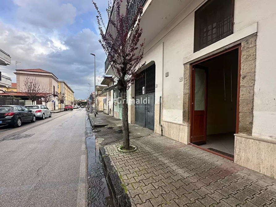 Immagine 1 di Negozio in affitto  in Via Leonardo Da Vinci, 39 a Acerra