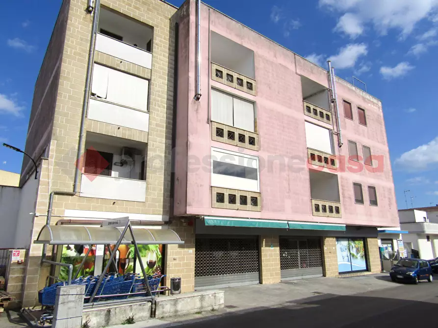 Immagine 1 di Negozio in vendita  in Via verdi a Poggiardo