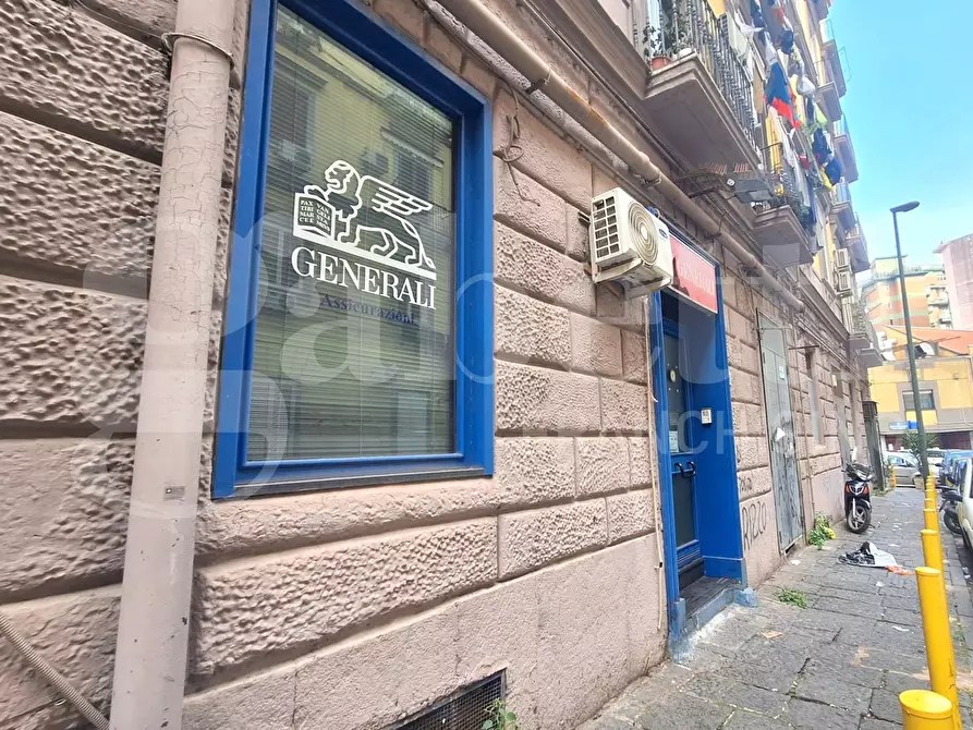 Immagine 3 di Negozio in affitto  in Via macedonio melloni a Napoli