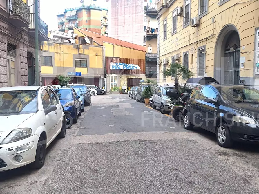 Immagine 4 di Negozio in affitto  in Via macedonio melloni a Napoli