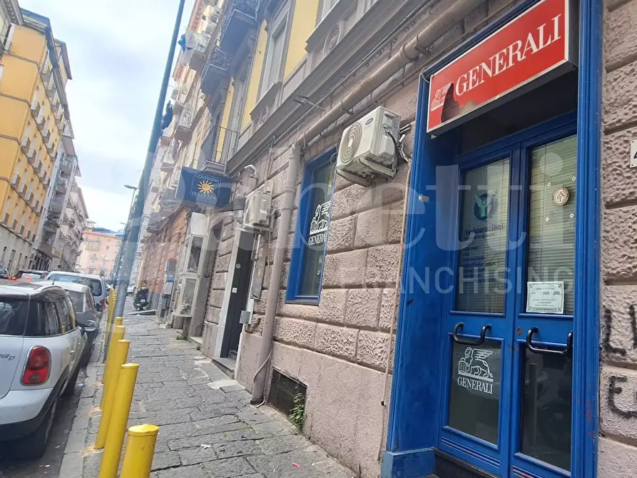 Immagine 2 di Negozio in affitto  in Via macedonio melloni a Napoli