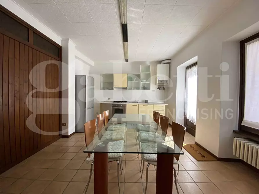 Immagine 17 di Appartamento in vendita  in Piazza pio, snc a Barni