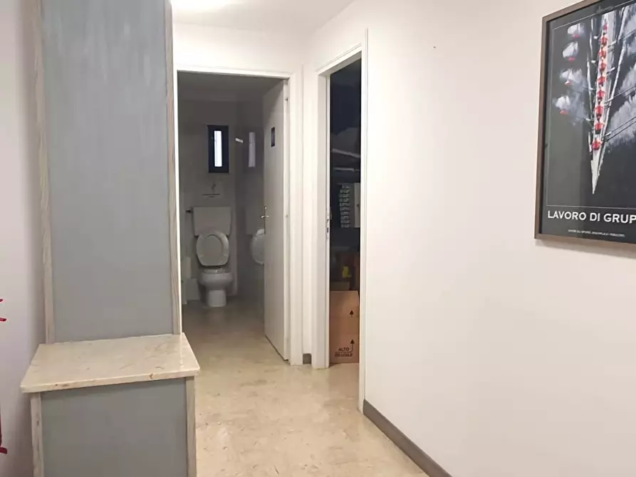 Immagine 3 di Ufficio in vendita  in Largo Lituania a Palermo