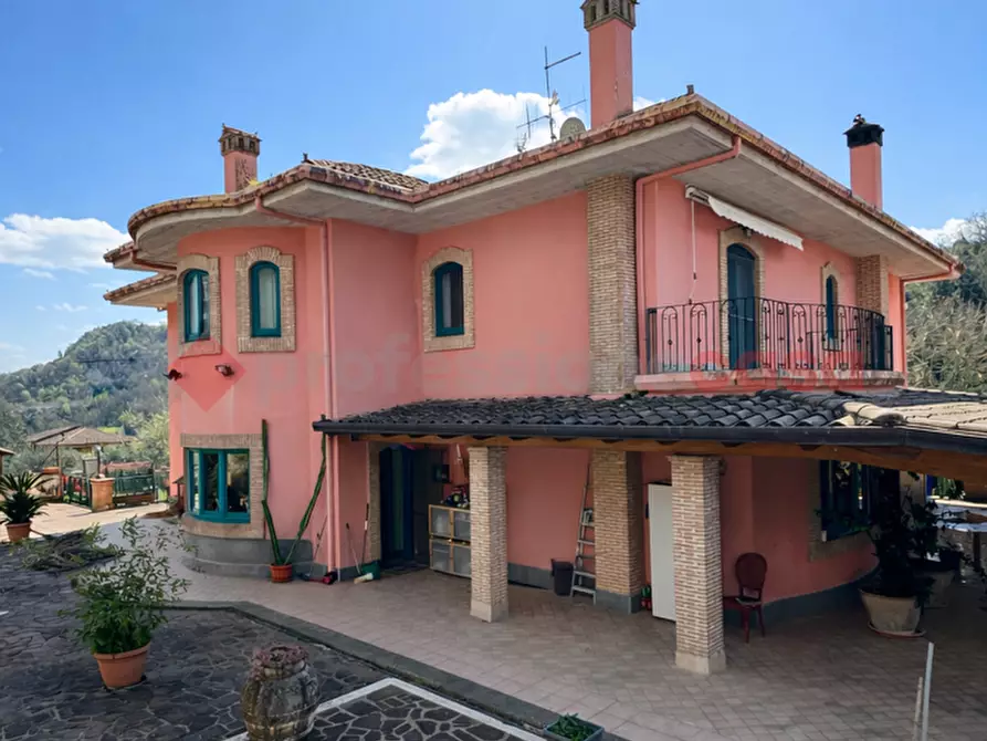 Immagine 5 di Villa in vendita  in Via Aldo moro, 1 a Alatri