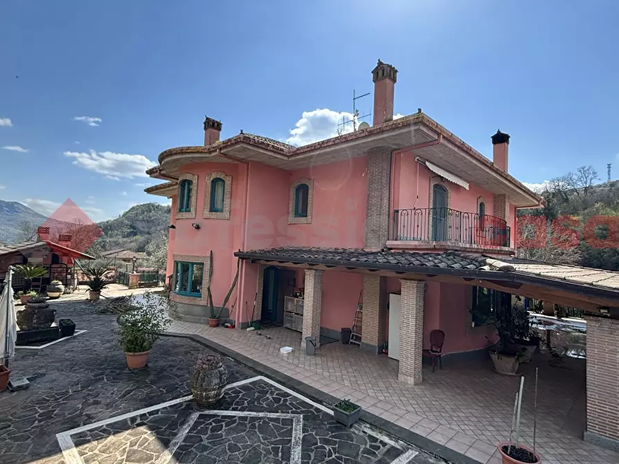 Immagine 3 di Villa in vendita  in Via Aldo moro, 1 a Alatri