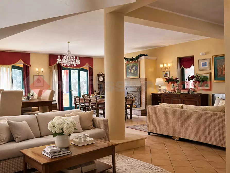 Immagine 18 di Villa in vendita  in Via Aldo moro, 1 a Alatri