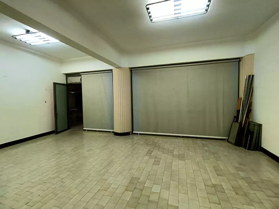 Immagine 4 di Negozio in vendita  in Via Gazzi, 22 a Messina