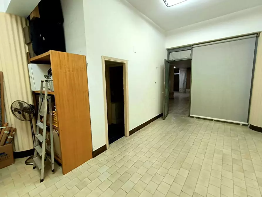 Immagine 9 di Negozio in vendita  in Via Gazzi, 22 a Messina