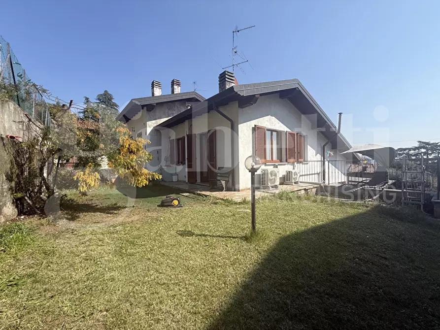 Immagine 2 di Villa in vendita  in Via Como, SNC a Albavilla