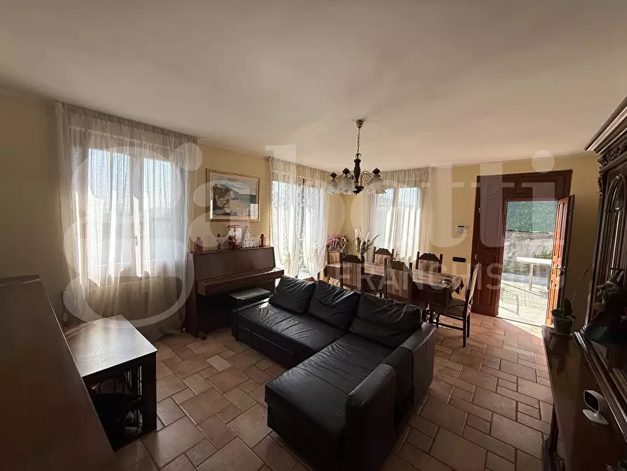 Immagine 31 di Villa in vendita  in Via Como, SNC a Albavilla