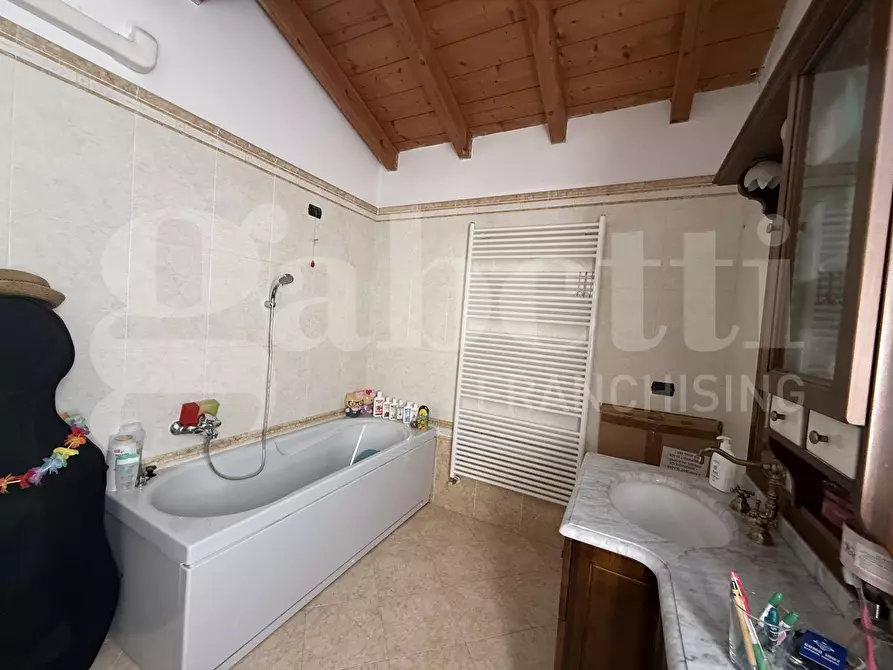 Immagine 16 di Villa in vendita  in Via Como, SNC a Albavilla