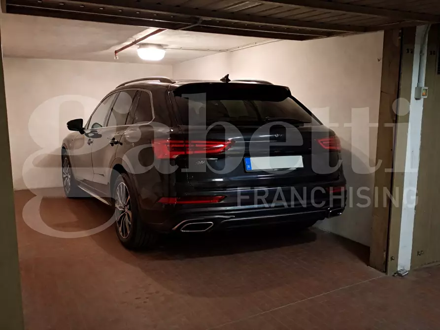 Immagine 2 di Box auto in vendita  in Via SOTTOMARINA - VIA CANNONI, 00 a Chioggia