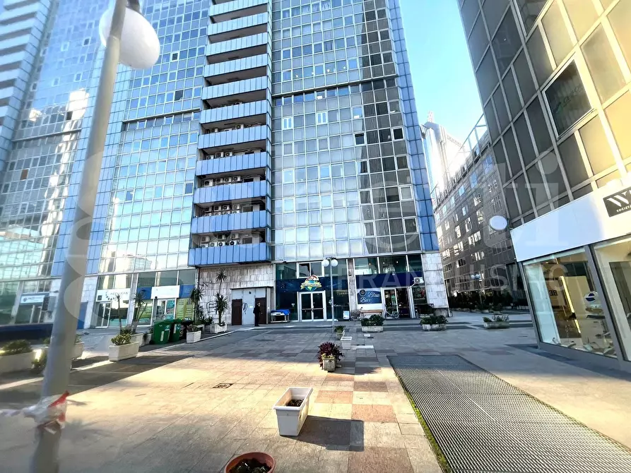 Immagine 12 di Ufficio in vendita  in Via Giovanni Porzio a Napoli