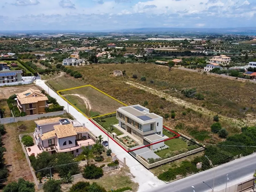 Immagine 10 di Terreno residenziale in vendita  in Via Sebastiano Fortuna, . a Pachino