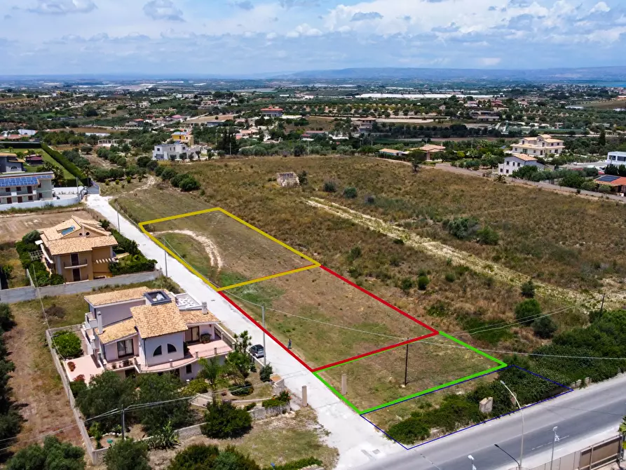 Immagine 13 di Terreno residenziale in vendita  in Via Sebastiano Fortuna, . a Pachino