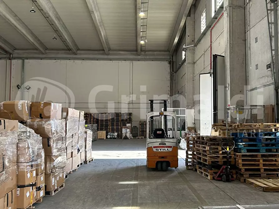 Immagine 2 di Capannone industriale in vendita  in Via della Corona Boreale a Fiumicino