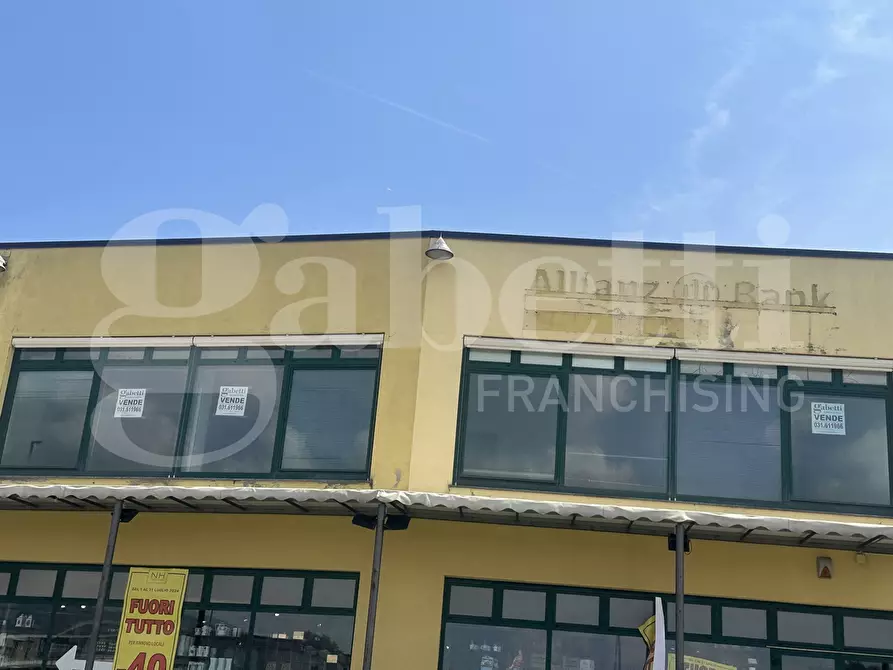 Immagine 5 di Negozio in vendita  in Via vallassina, snc a Erba