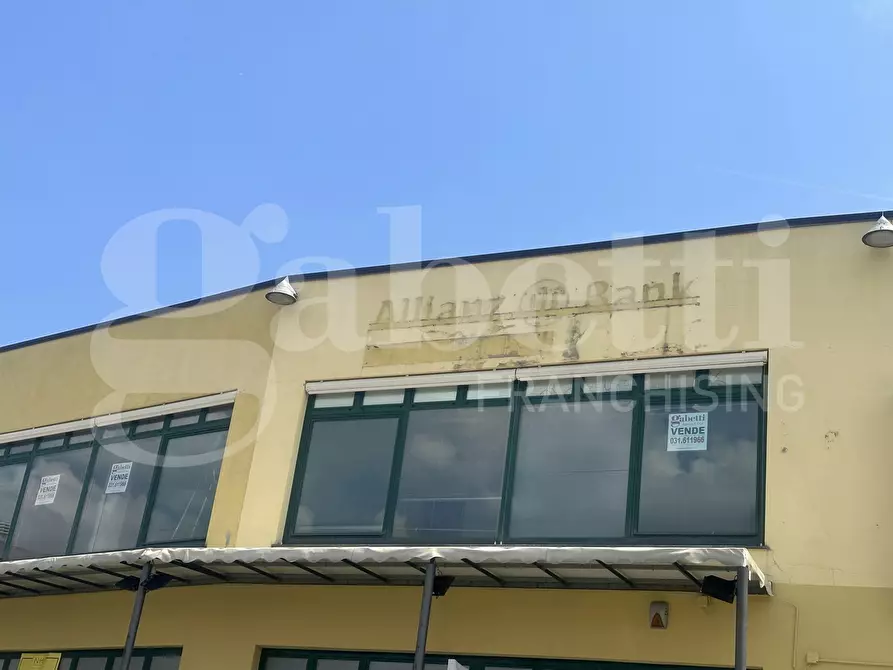 Immagine 2 di Negozio in vendita  in Via vallassina, snc a Erba