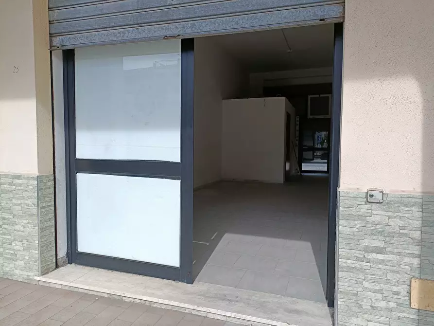Immagine 2 di Magazzino in vendita  in Via Nazionale, 19 a Squillace