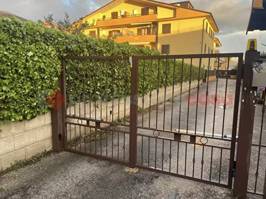 Immagine 3 di Appartamento in vendita  in Via Arbustella, 0 a Vitulazio