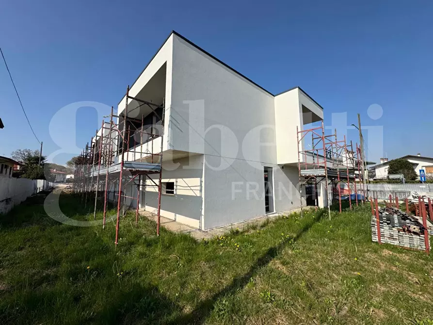 Immagine 7 di Casa bifamiliare in vendita  in Via CAMPOLONGO, SNC a Castelfranco Veneto