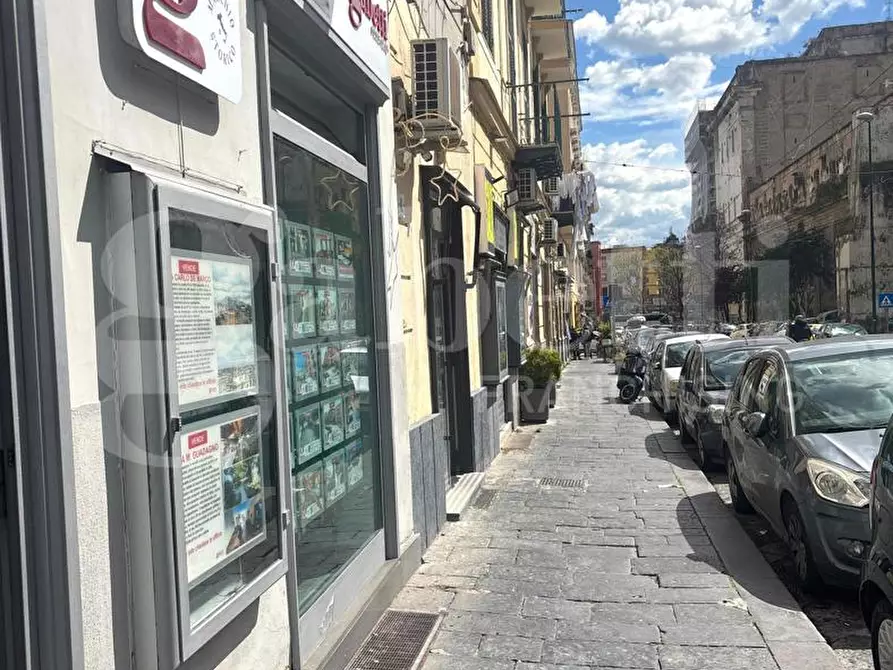 Immagine 2 di Negozio in vendita  in Via bernardo tanucci a Napoli