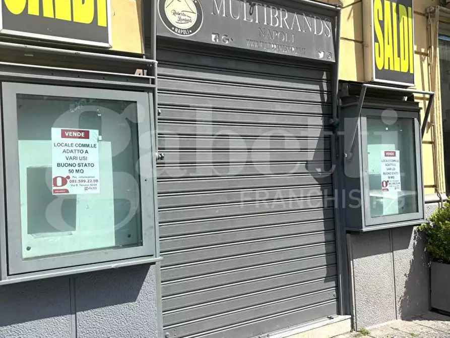 Immagine 1 di Negozio in vendita  in Via bernardo tanucci a Napoli