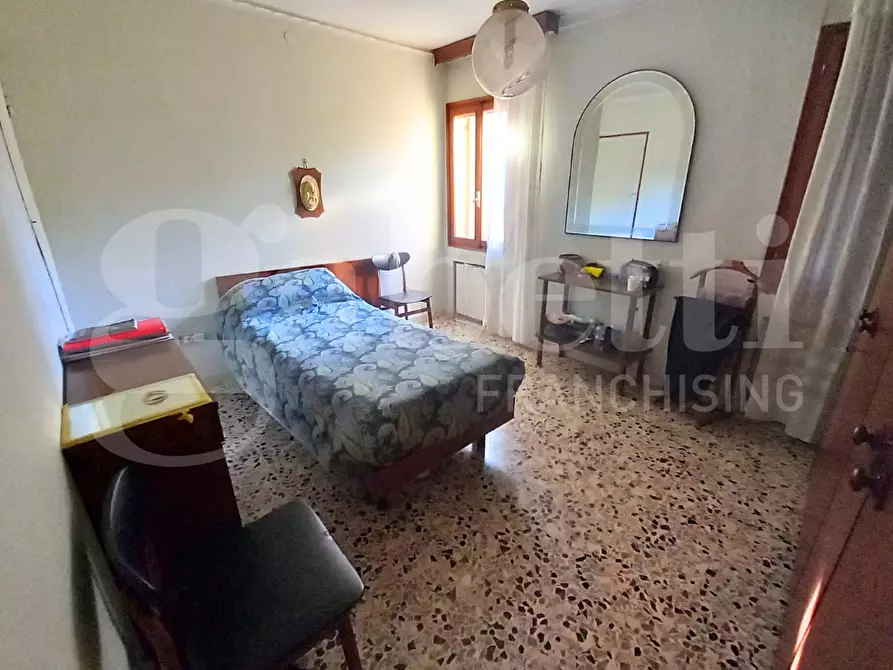 Immagine 10 di Casa indipendente in vendita  in Via CHIOGGIA - FONDAMENTA CANAL LOMBARDO a Chioggia