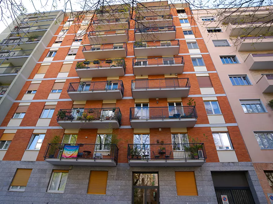Immagine 18 di Appartamento in vendita  in Piazza IRNERIO a Milano