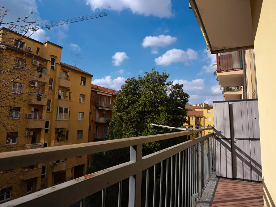 Immagine 4 di Appartamento in vendita  in Piazza IRNERIO a Milano