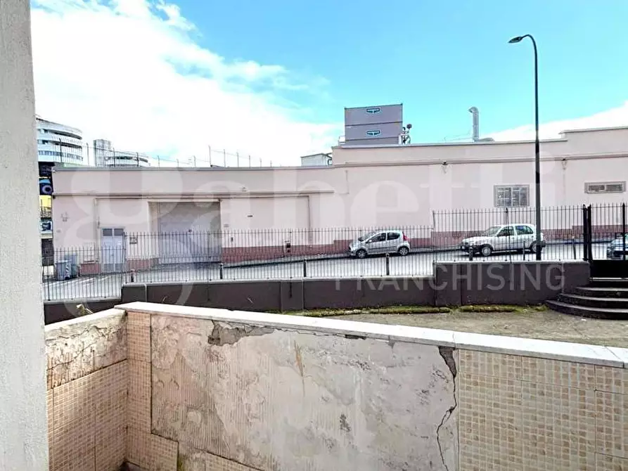 Immagine 13 di Appartamento in vendita  in Via ponti rossi a Napoli