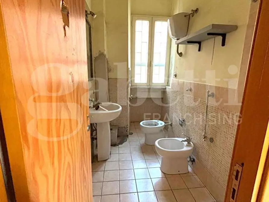 Immagine 11 di Appartamento in vendita  in Via ponti rossi a Napoli