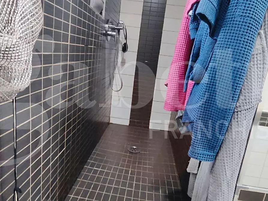 Immagine 15 di Appartamento in vendita  in Via torino a Napoli