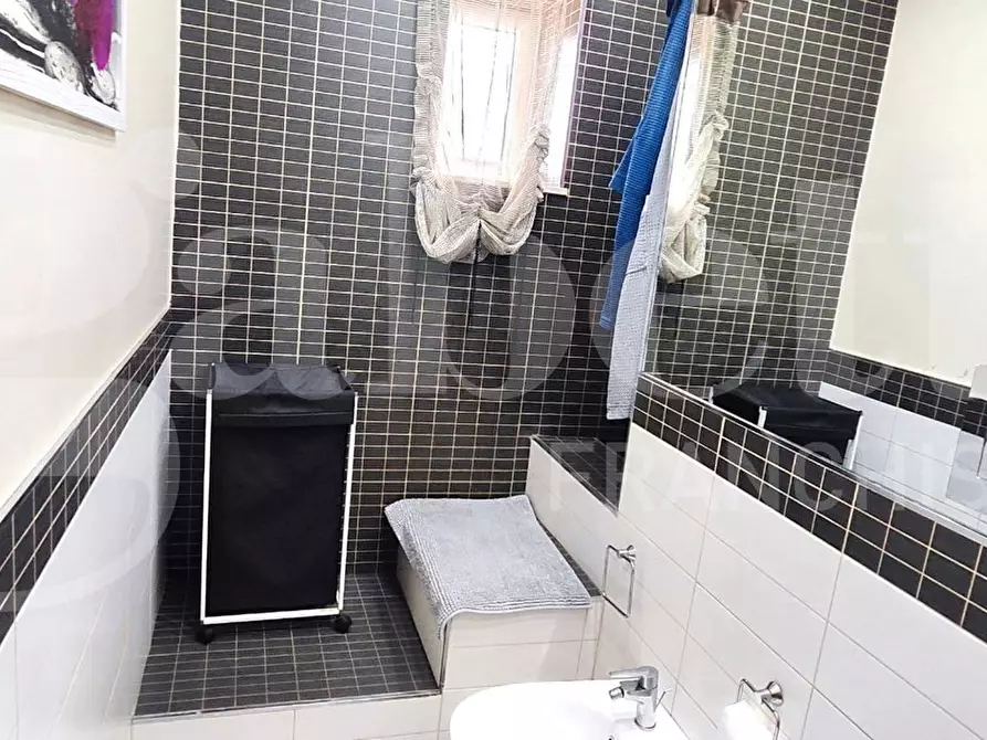 Immagine 14 di Appartamento in vendita  in Via torino a Napoli