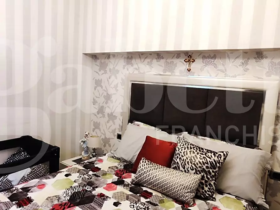 Immagine 10 di Appartamento in vendita  in Via torino a Napoli