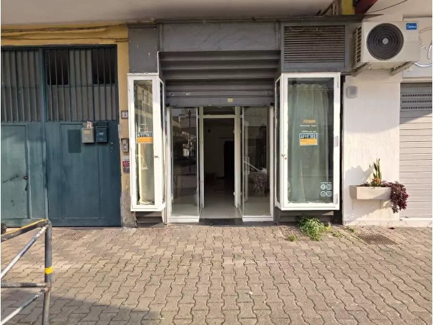 Immagine 3 di Negozio in affitto  in Via Roma, 7 a Volla