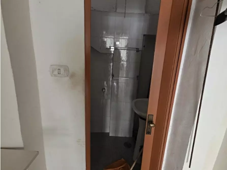 Immagine 18 di Negozio in affitto  in Via Roma, 7 a Volla