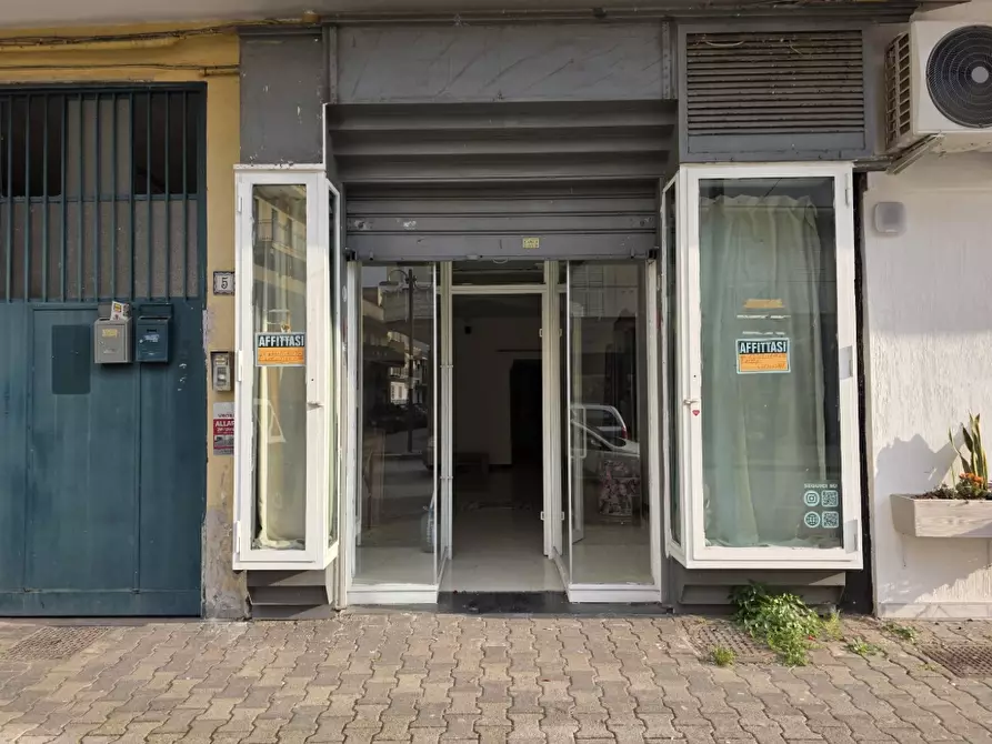 Immagine 1 di Negozio in affitto  in Via Roma, 7 a Volla