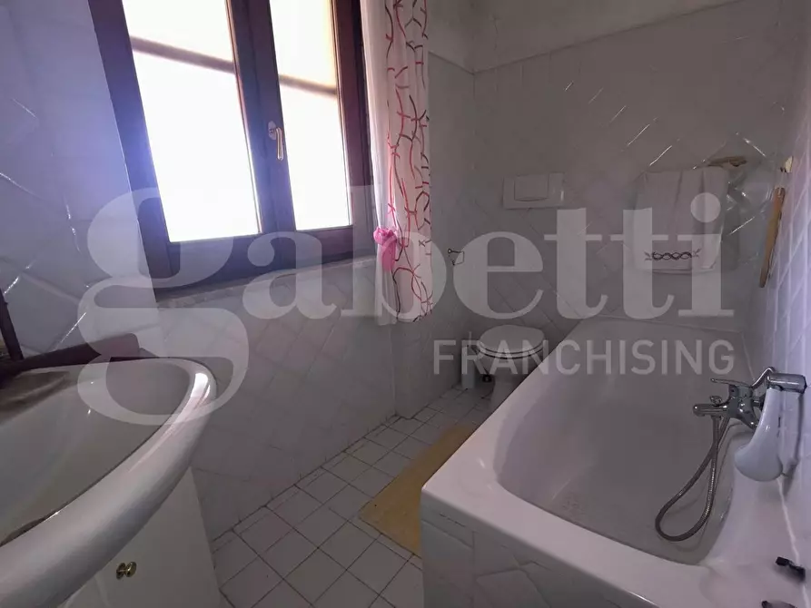 Immagine 16 di Casa bifamiliare in vendita  in Strada Santa Croce, 74 a Latina