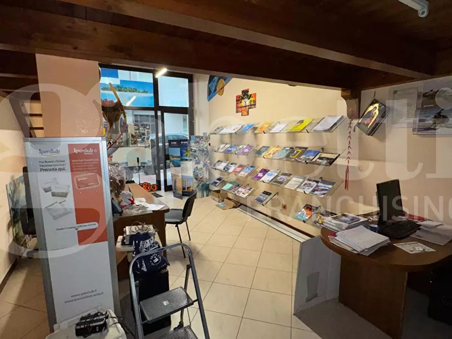 Immagine 5 di Negozio in vendita  in Via Nicola Pompizii, 44 a Mosciano Sant'angelo