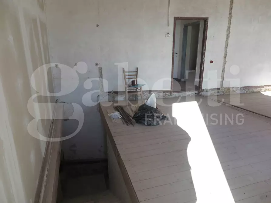 Immagine 10 di Appartamento in vendita  in Via I maggio, 4 a Follo