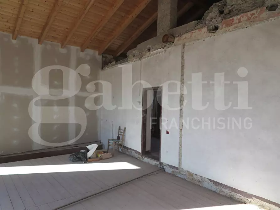 Immagine 5 di Appartamento in vendita  in Via I maggio, 4 a Follo