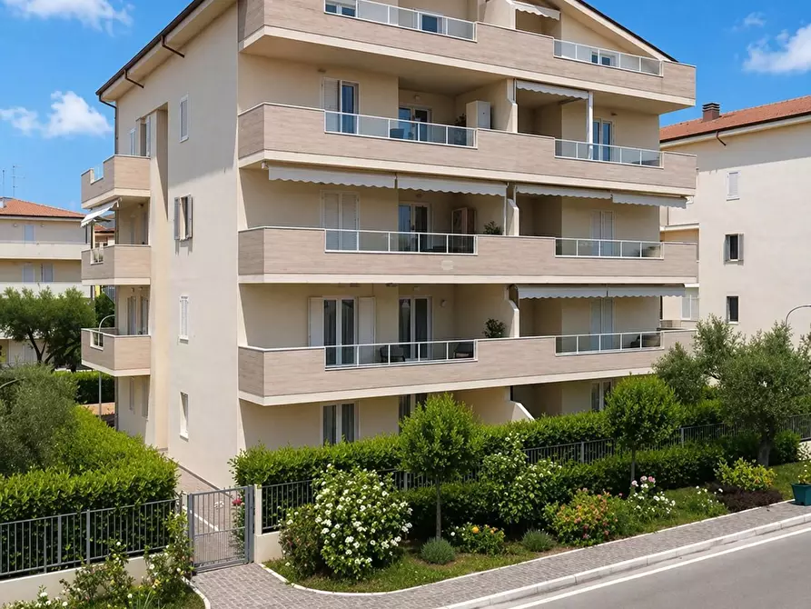 Immagine 1 di Appartamento in vendita  in Via Raffaello Sanzio, snc a Tortoreto
