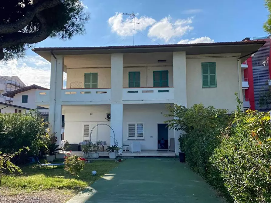 Immagine 2 di Appartamento in vendita  in Via Lungomare Sirena, 18 a Tortoreto