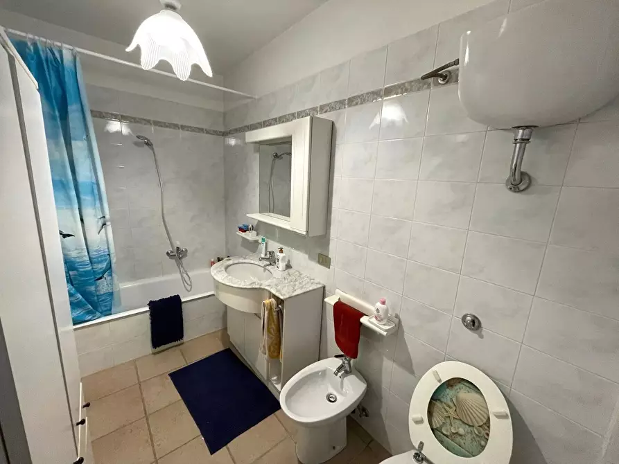 Immagine 10 di Appartamento in vendita  in Via Dei Mille, 25 a Tortoreto
