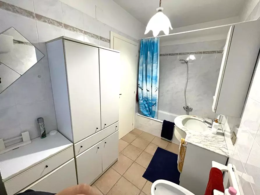 Immagine 11 di Appartamento in vendita  in Via Dei Mille, 25 a Tortoreto