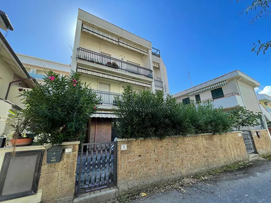 Immagine 2 di Appartamento in vendita  in Via Dei Mille, 25 a Tortoreto