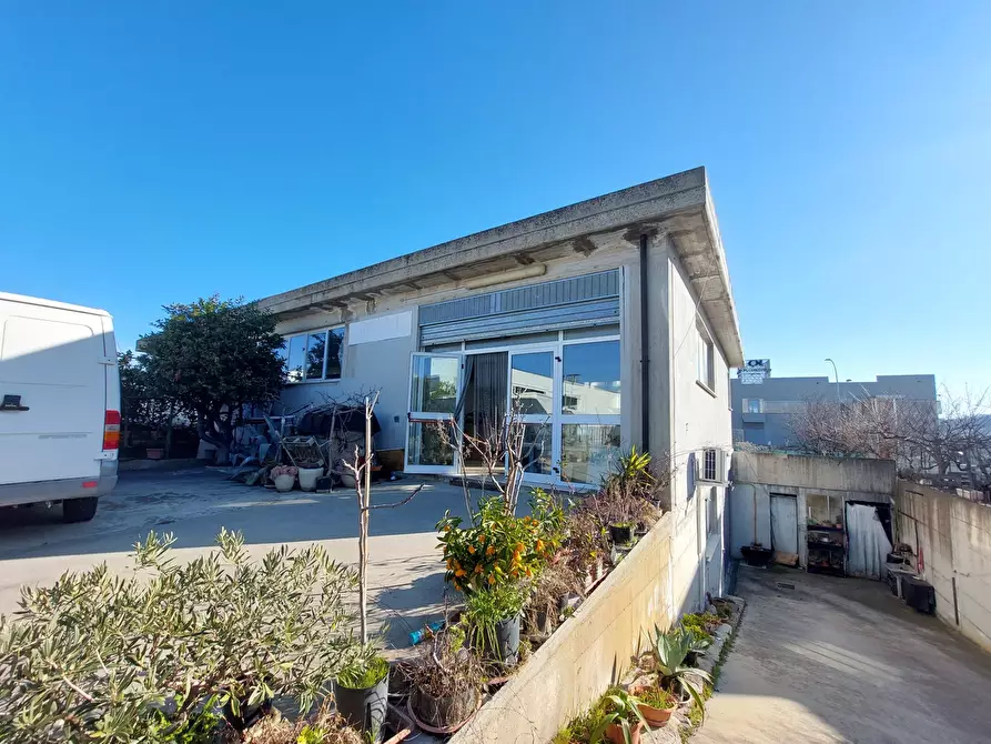 Immagine 1 di Capannone industriale in vendita  in Via Magellano, 4 a Sant'omero