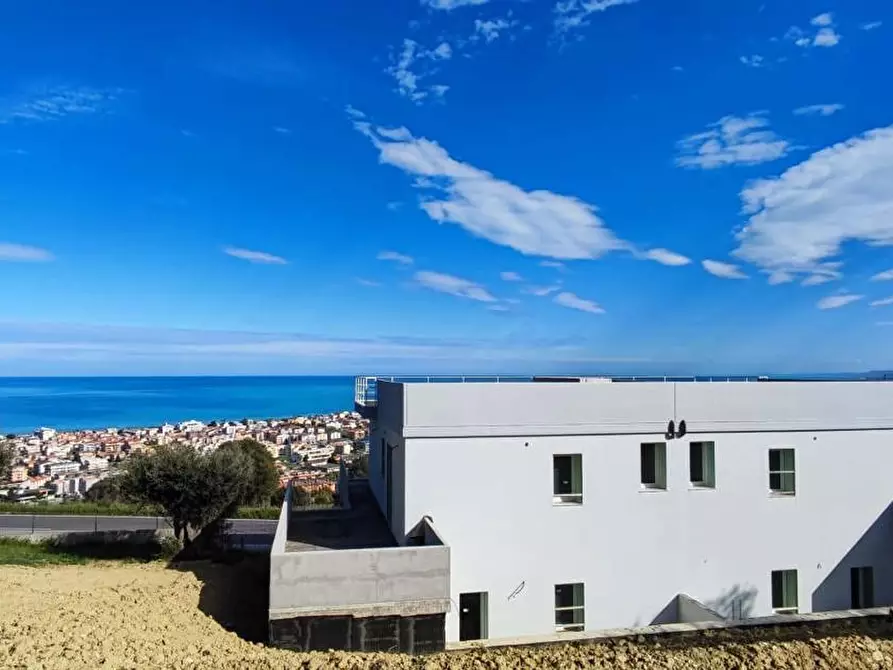 Immagine 2 di Villa in vendita  in Via Vascello, 17 a Tortoreto