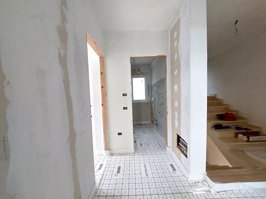 Immagine 25 di Villa in vendita  in Via Vascello, 17 a Tortoreto